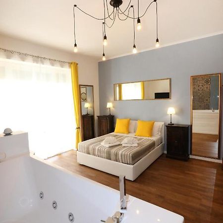 Unique Luxury Apartment And Rooms Rome Bagian luar foto