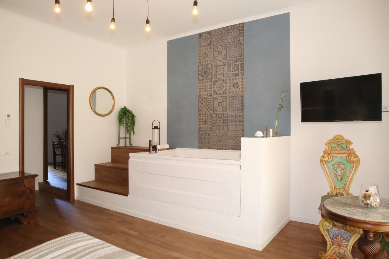 Unique Luxury Apartment And Rooms Rome Bagian luar foto