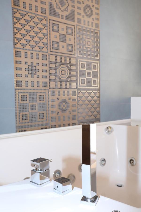 Unique Luxury Apartment And Rooms Rome Bagian luar foto