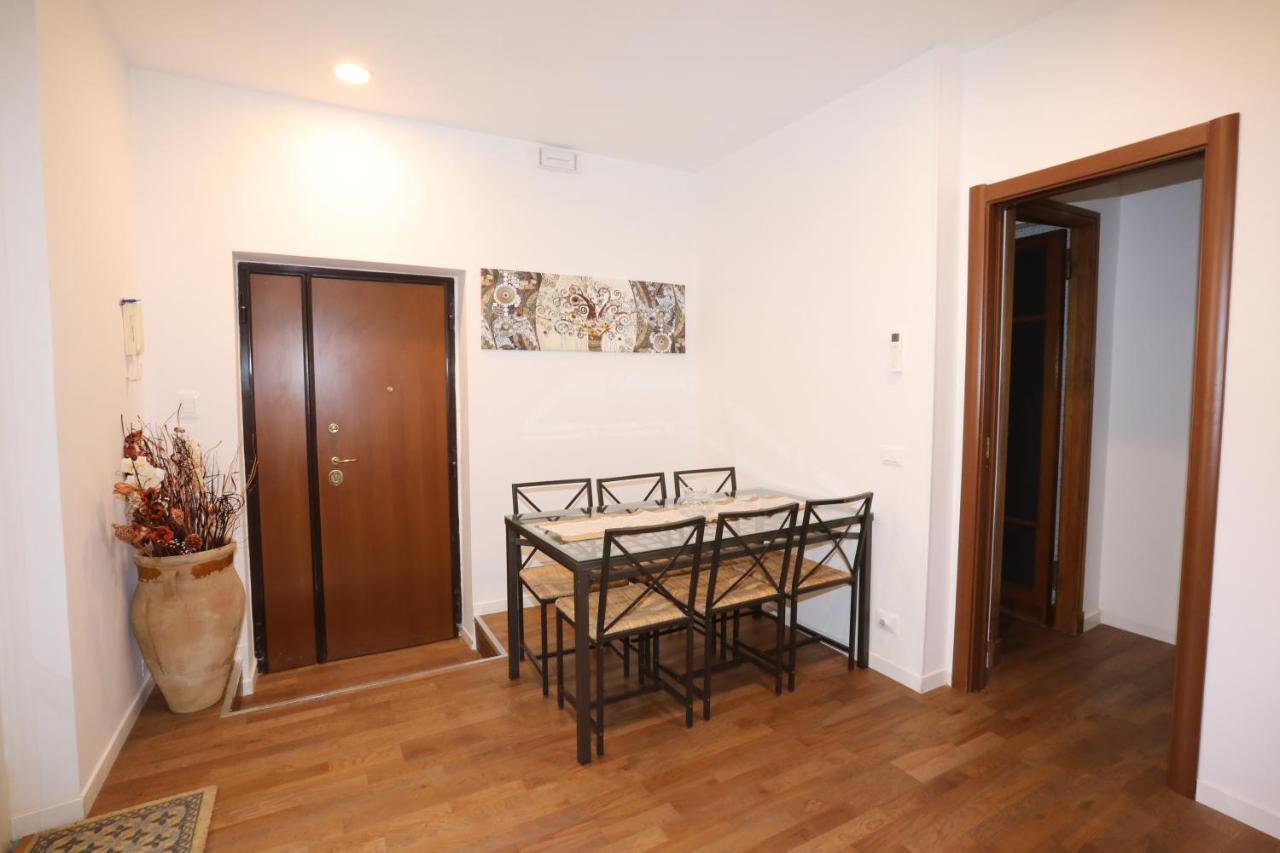 Unique Luxury Apartment And Rooms Rome Bagian luar foto
