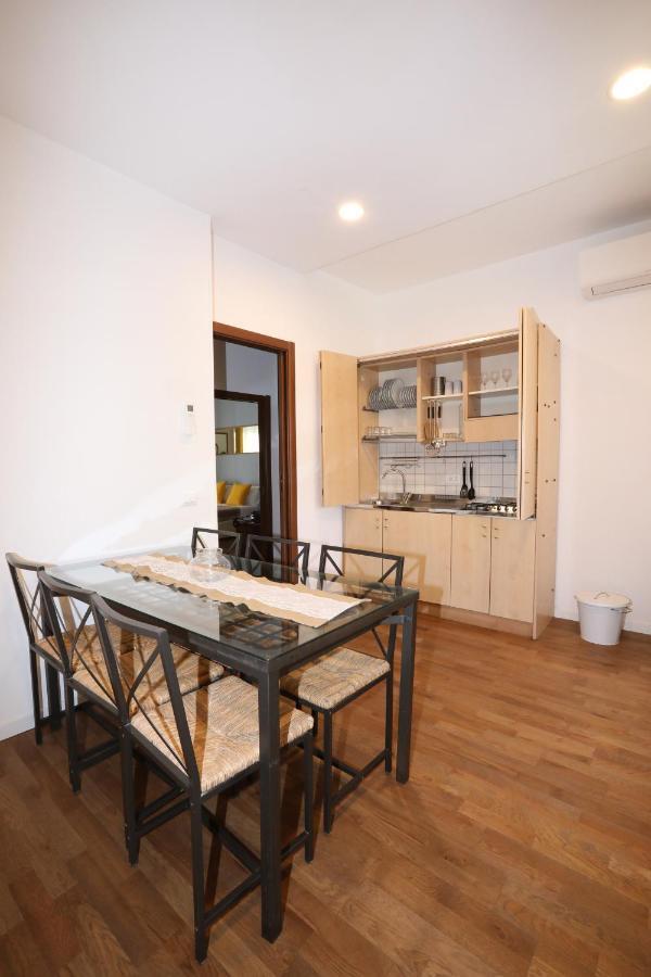 Unique Luxury Apartment And Rooms Rome Bagian luar foto