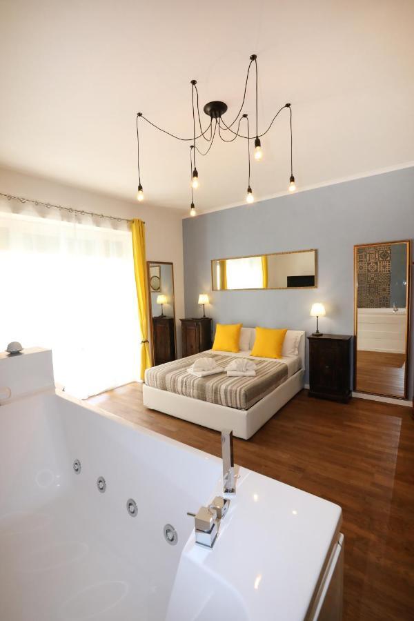 Unique Luxury Apartment And Rooms Rome Bagian luar foto