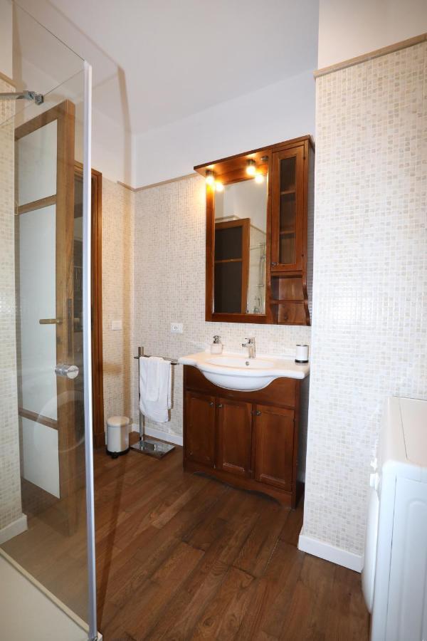 Unique Luxury Apartment And Rooms Rome Bagian luar foto