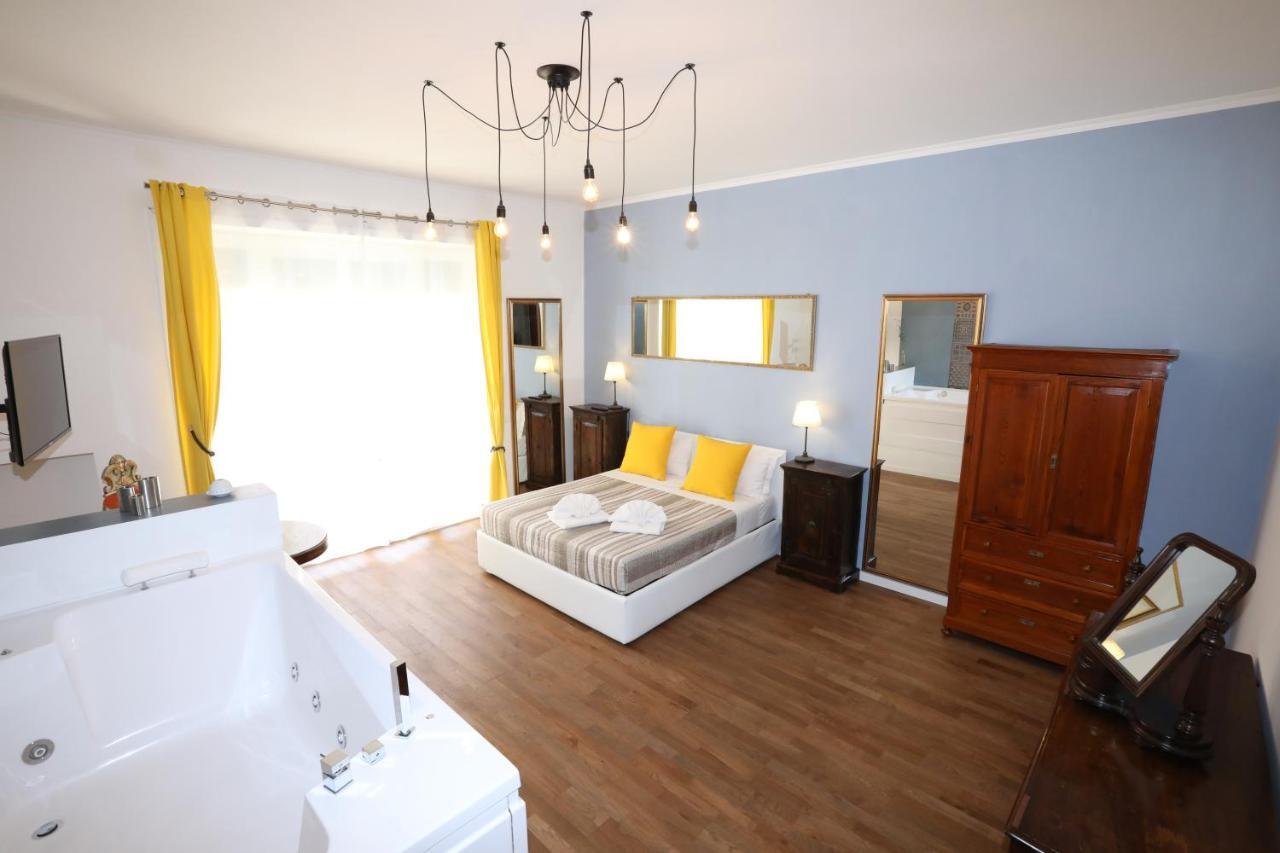 Unique Luxury Apartment And Rooms Rome Bagian luar foto